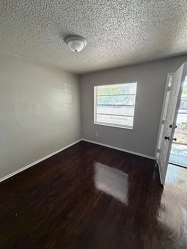 1132 Auburn St #109 Photo 1