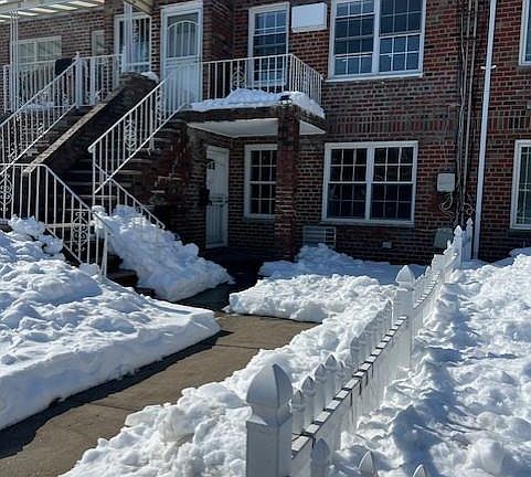 5th image of 2520 E 63rd St