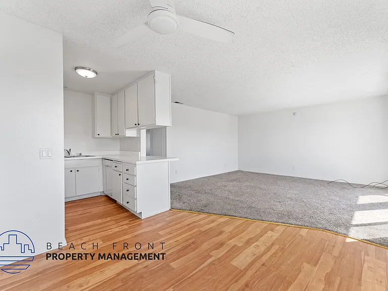 9842 Hamilton Ave. — Photo 17