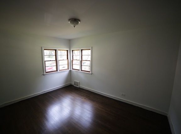 5th image of 307 W Campbell St