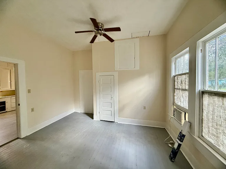 470 S 3rd St — Photo 13