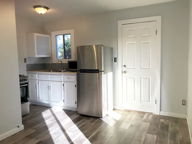 2133 N Buena Vista St — Photo 68