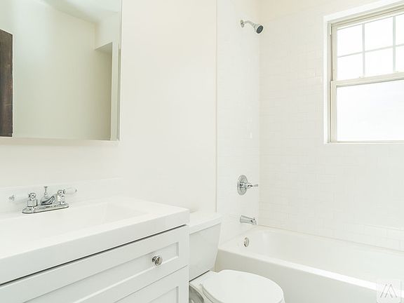 4th image of 6638 N Glenwood Ave #2