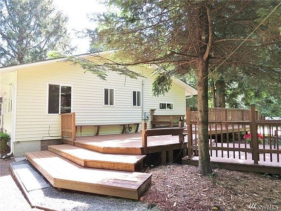 2nd image of 627 Sollecks Ave SE