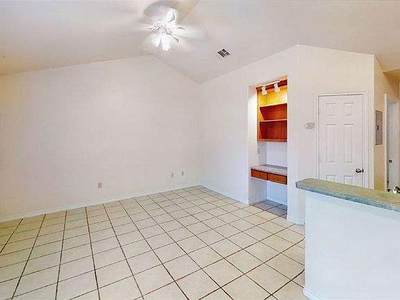 3rd image of 412 Burleson St APT 101