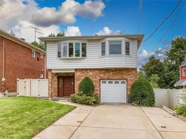 4718 Glenwood St, Flushing, NY 11362
