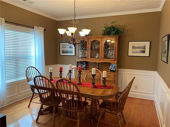 3rd image of 138 Riley Cir