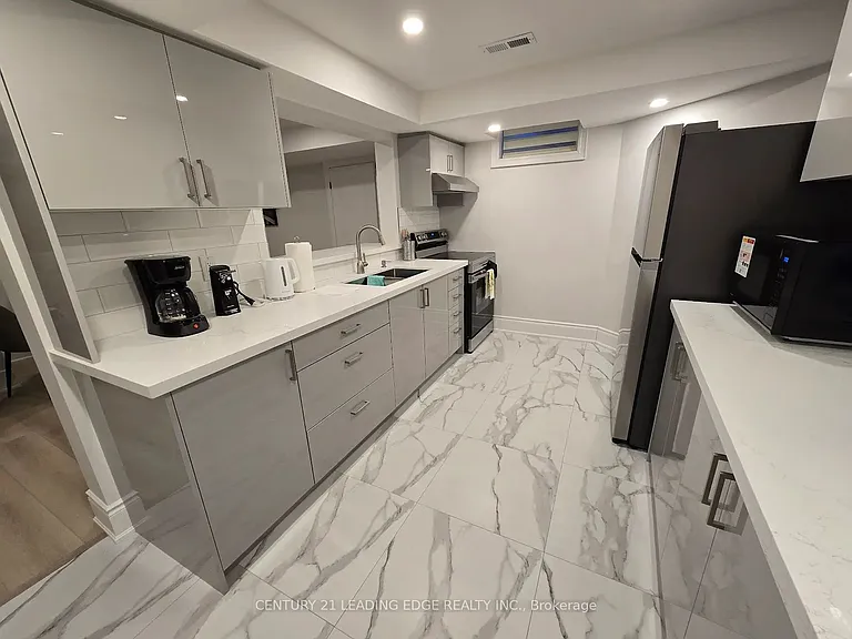 14 Porthclair Ct — Photo 3