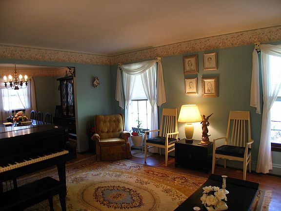 2nd image of 11 Hemlock Dr