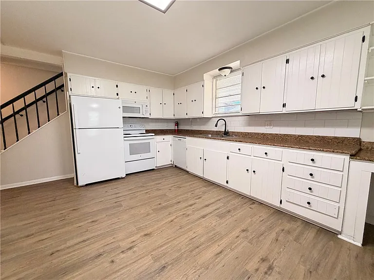 11150 Up River Rd — Photo 10