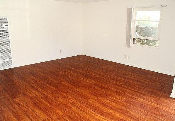 3rd image of 2507 Blossom Ln