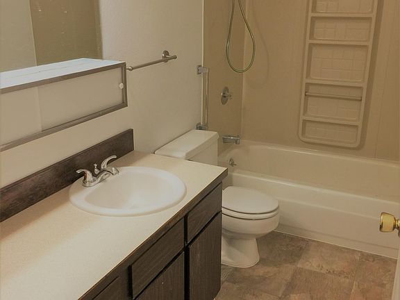 5th image of 1200 Woodside Dr APT B3