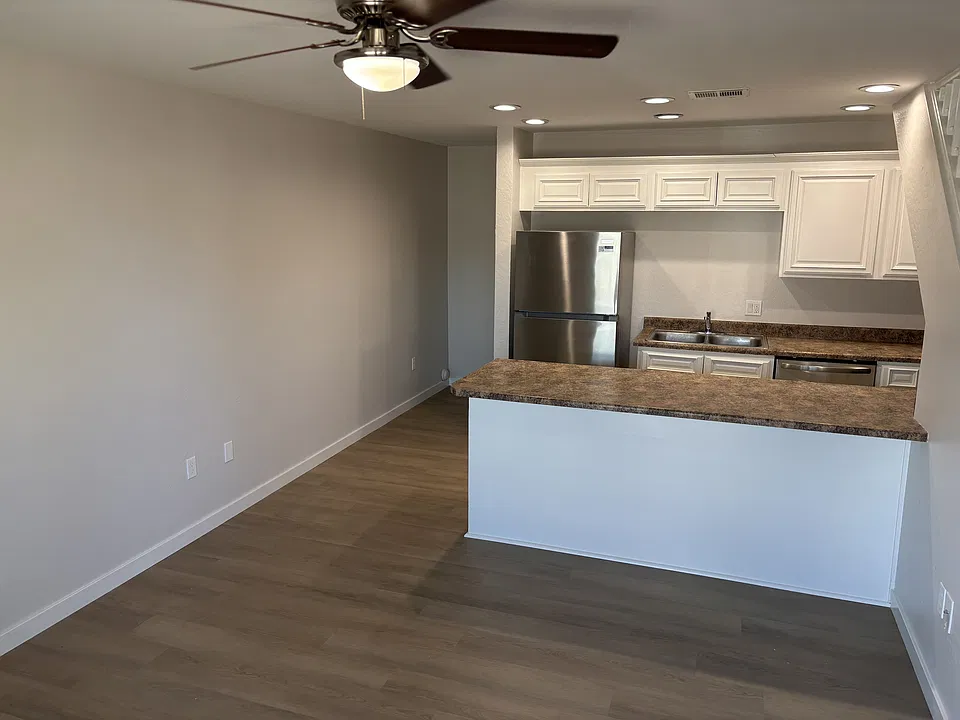 528 E Navajo Ave #2