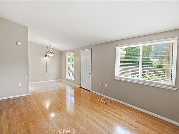 5th image of 26831 Avenue Of The Oaks Unit A