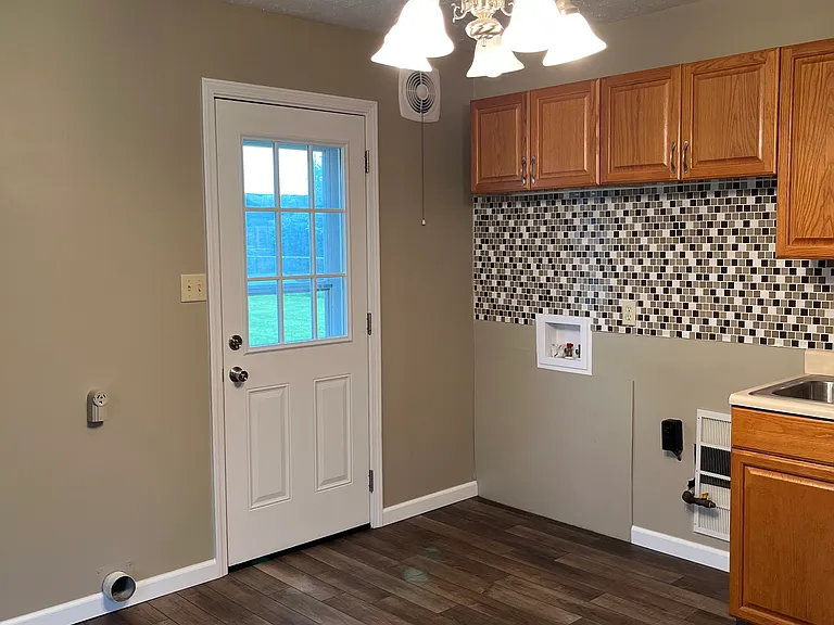360 Avon Dr — Photo 12