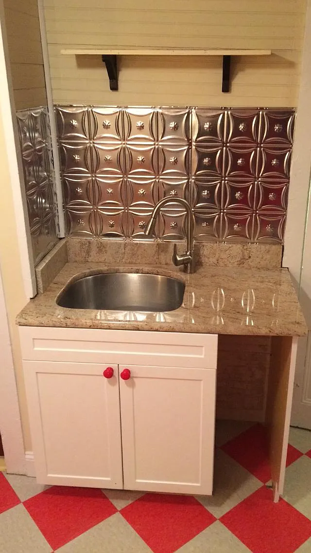 Studio, 700 sqft, $1,795 — Photo 4