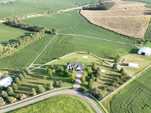 17227 Cattle Gate Ln, Kennard, NE 68034