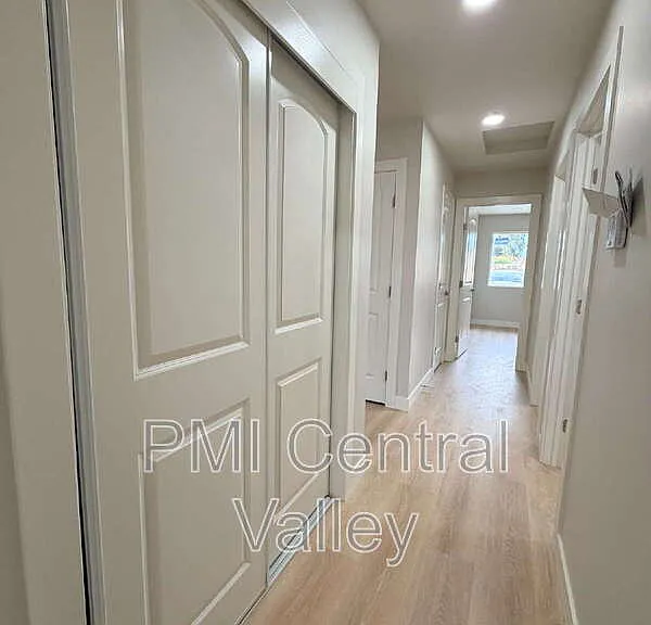 1710 Waverly Dr — Photo 24