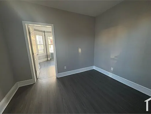 65 Caroline Ave #2L — Photo 5