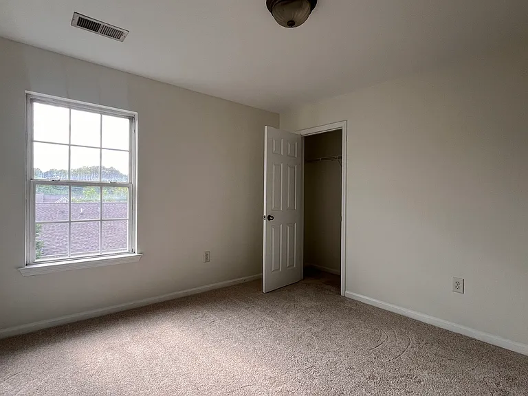 314 Shady Creek Ln — Photo 10