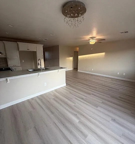 701 E Rivera Ave — Photo 4