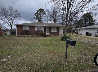 208 High Point Ave, Muscle Shoals, AL 35661