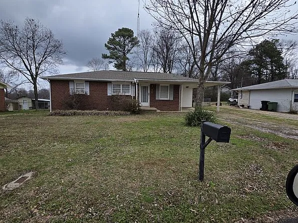 208 High Point Ave, Muscle Shoals, AL 35661