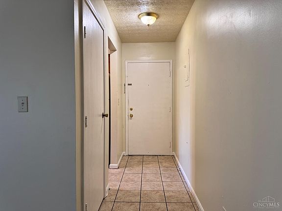 5th image of 5465 Camelot Dr APT 31