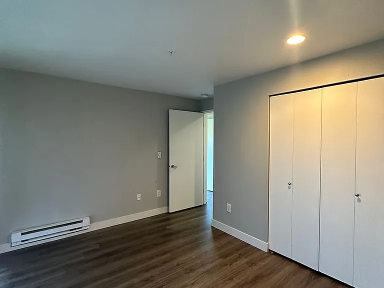 Interlake Apartments — Photo 25
