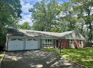160 Mount Sinai Coram Rd, Coram, NY 11727