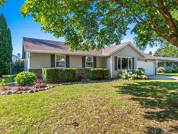 3rd image of 3008 Gilbert Dr