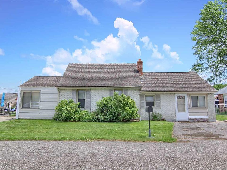 1st image of 46684 Roselane Dr