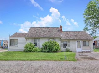 46684 Roselane Dr, New Baltimore, MI 48047