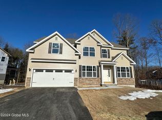 22 Timber Creek Dr, Ballston Lake, NY 12019