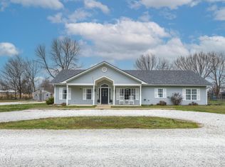 1631 Prairie Flower Rd, Webb City, MO 64870