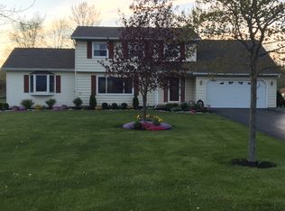 2115 Balmer Rd, Ransomville, NY 14131