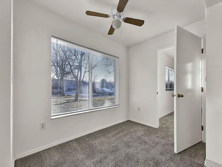 Hilton Street Apartments — Photo 37