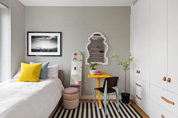 Sold by Compass | media 21