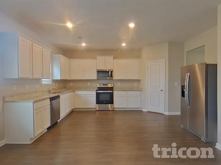 1392 Deutz Dr — Photo 6