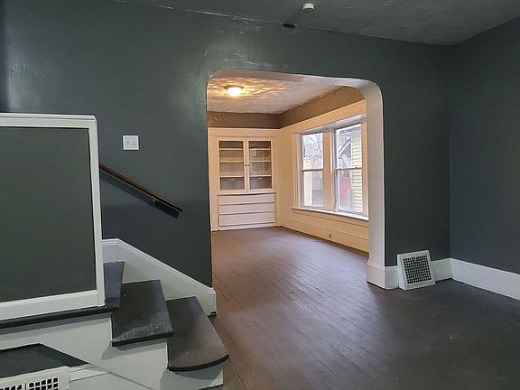 3rd image of 6012 Superior Ave