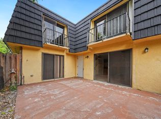 262 Woodland Rd, Palm Springs, FL 33461