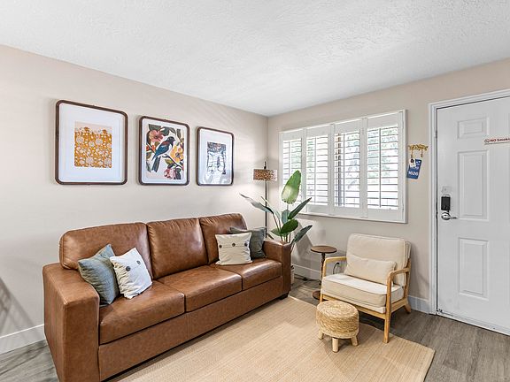 3rd image of 1845 W Canyon View Dr APT 1626