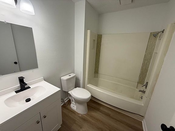 3rd image of 140 Wesley Dr #2