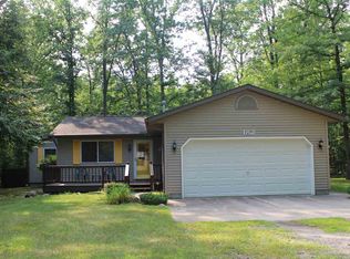 182 Pepperell Ave, Houghton Lake, MI 48629