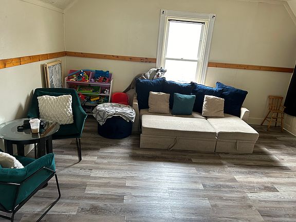 2nd image of 1425 Villa St #1