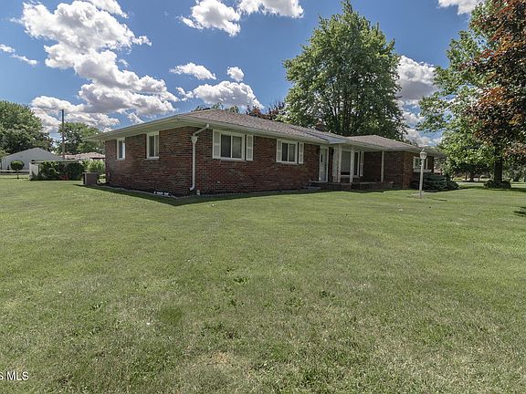 2nd image of 1155 S Lallendorf Rd