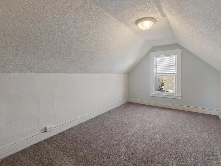 3237 Hennepin Ave — Photo 23