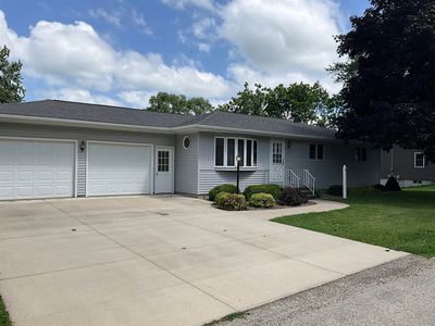 103 4th St SE, West Union, IA, 52175