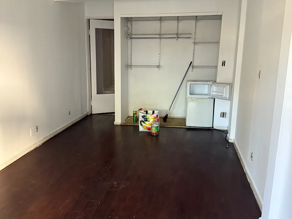 1133 N Genesee Ave #4