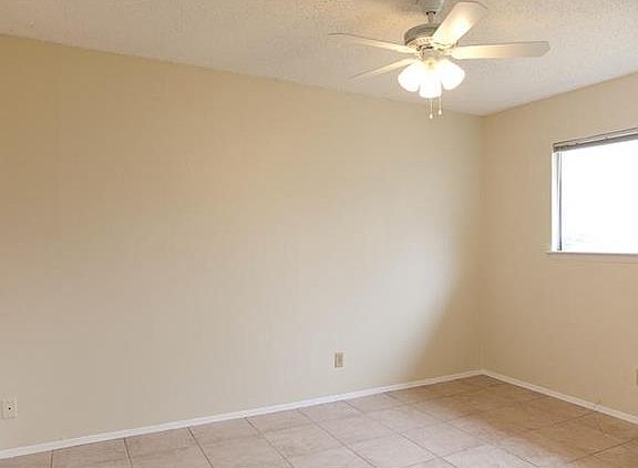 5th image of 2528 Berkett Dr